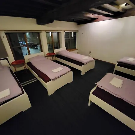 Viktoria Hostel *